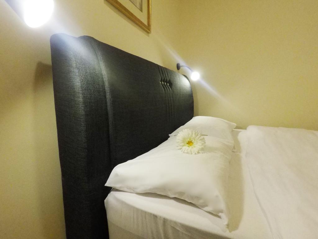 Goldbrick Hotel Bukit Bintang Kuala Lumpur Bagian luar foto