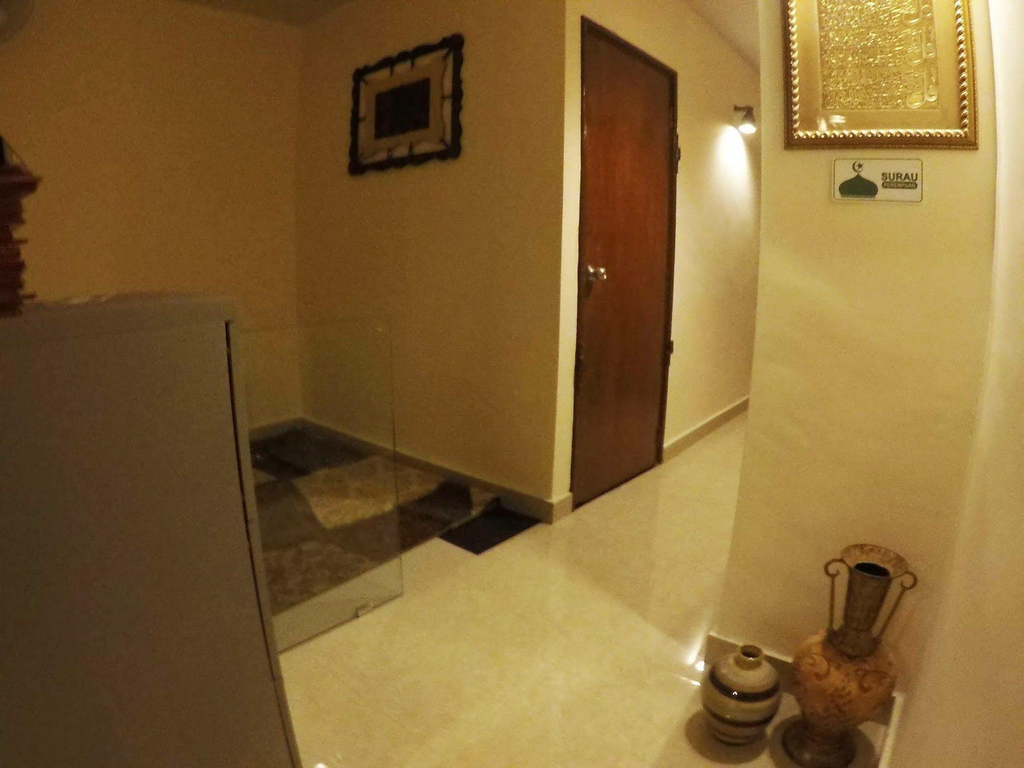 Goldbrick Hotel Bukit Bintang Kuala Lumpur Bagian luar foto